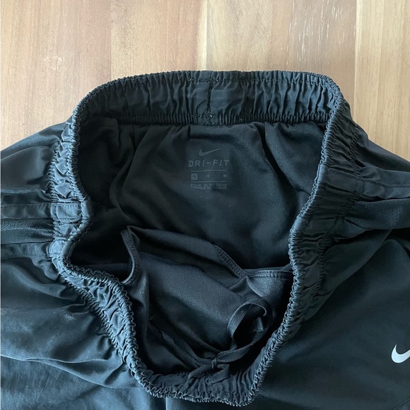 Nike shorts - Picture 2 of 2